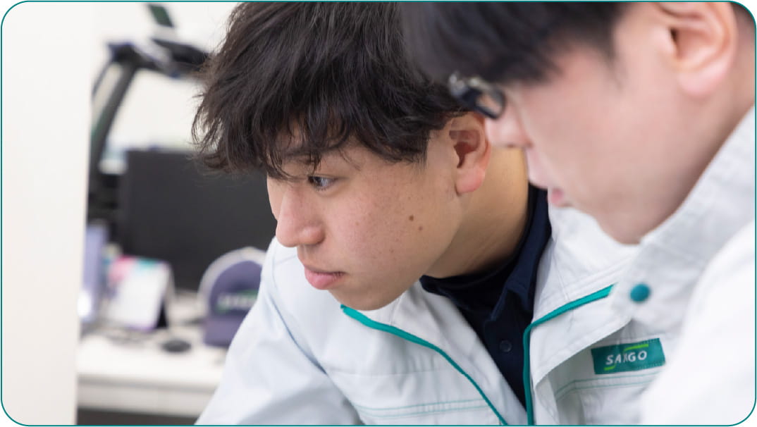 先輩の仕事風景