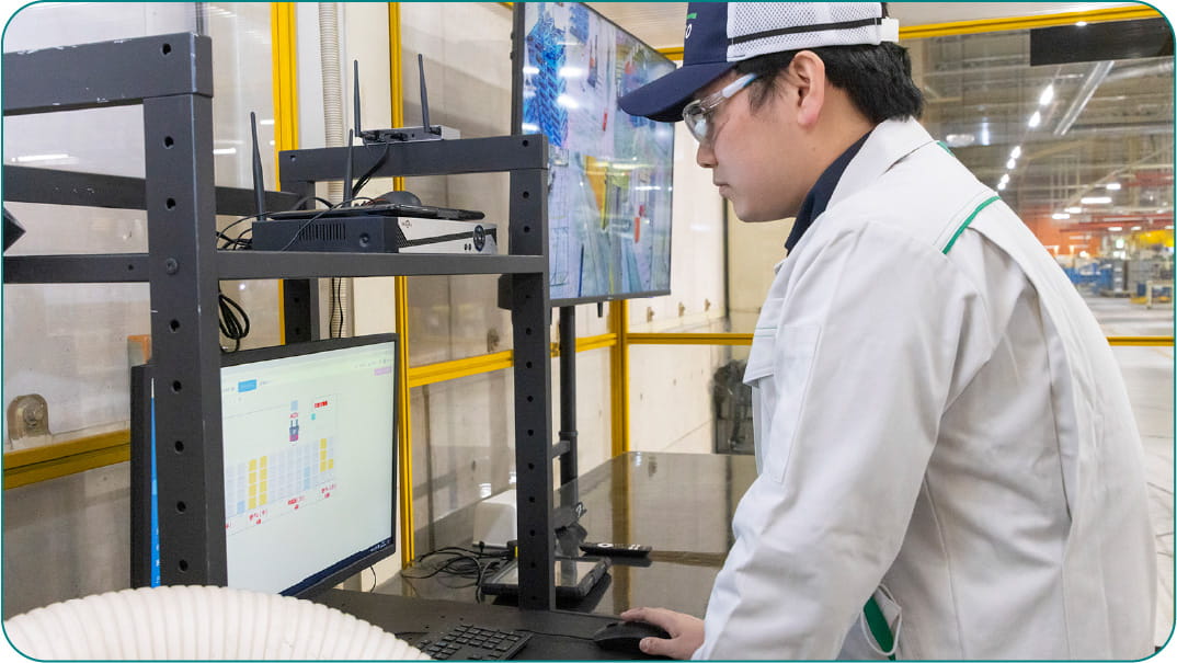 先輩の仕事風景